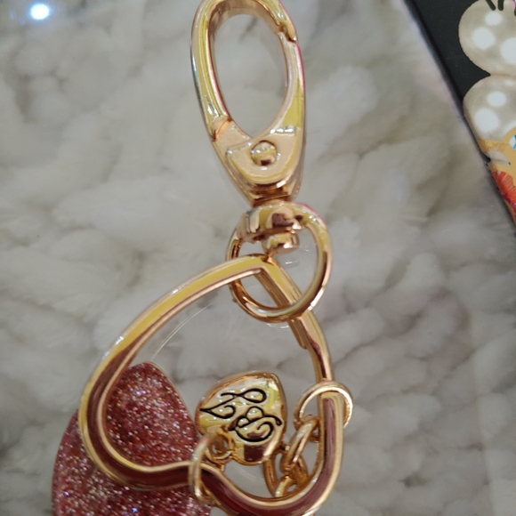 Betset Johnson - Picture 5 of 6